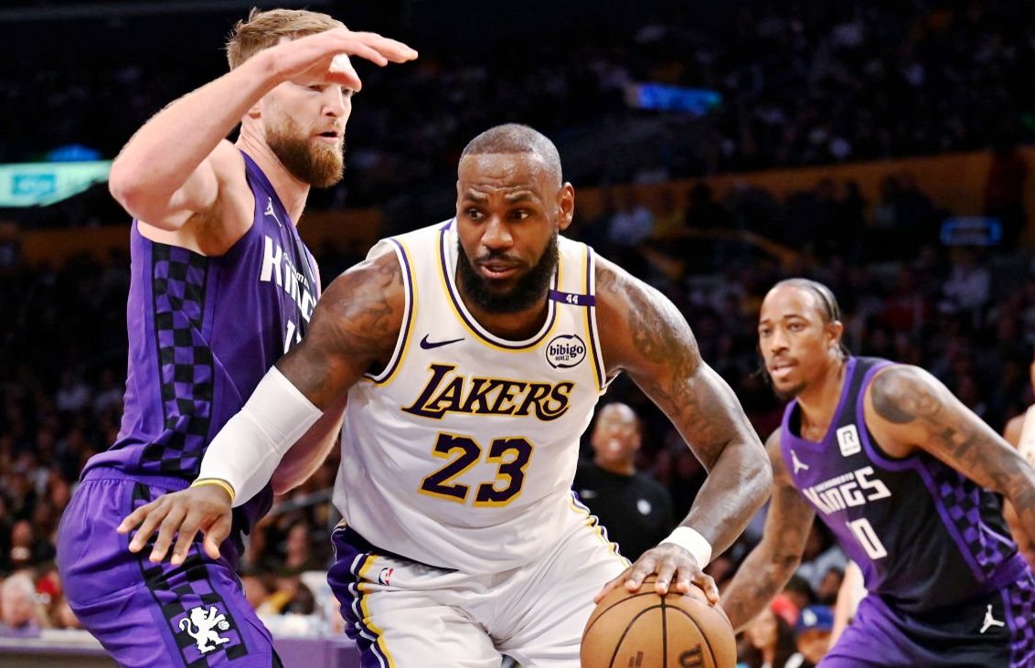 星空体育-重要助攻首场状态出色，巴黎圣日耳曼观众沸腾！，詹姆斯重返赛场上演精彩一战的简单介绍-星空体育